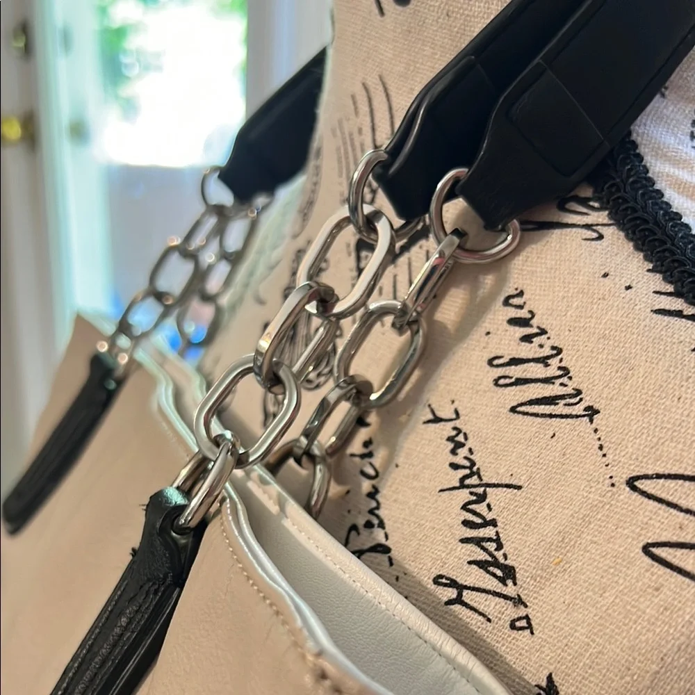 Simply Vera Vera Wang Beige and White Tote Bag - Picture 7 of 10